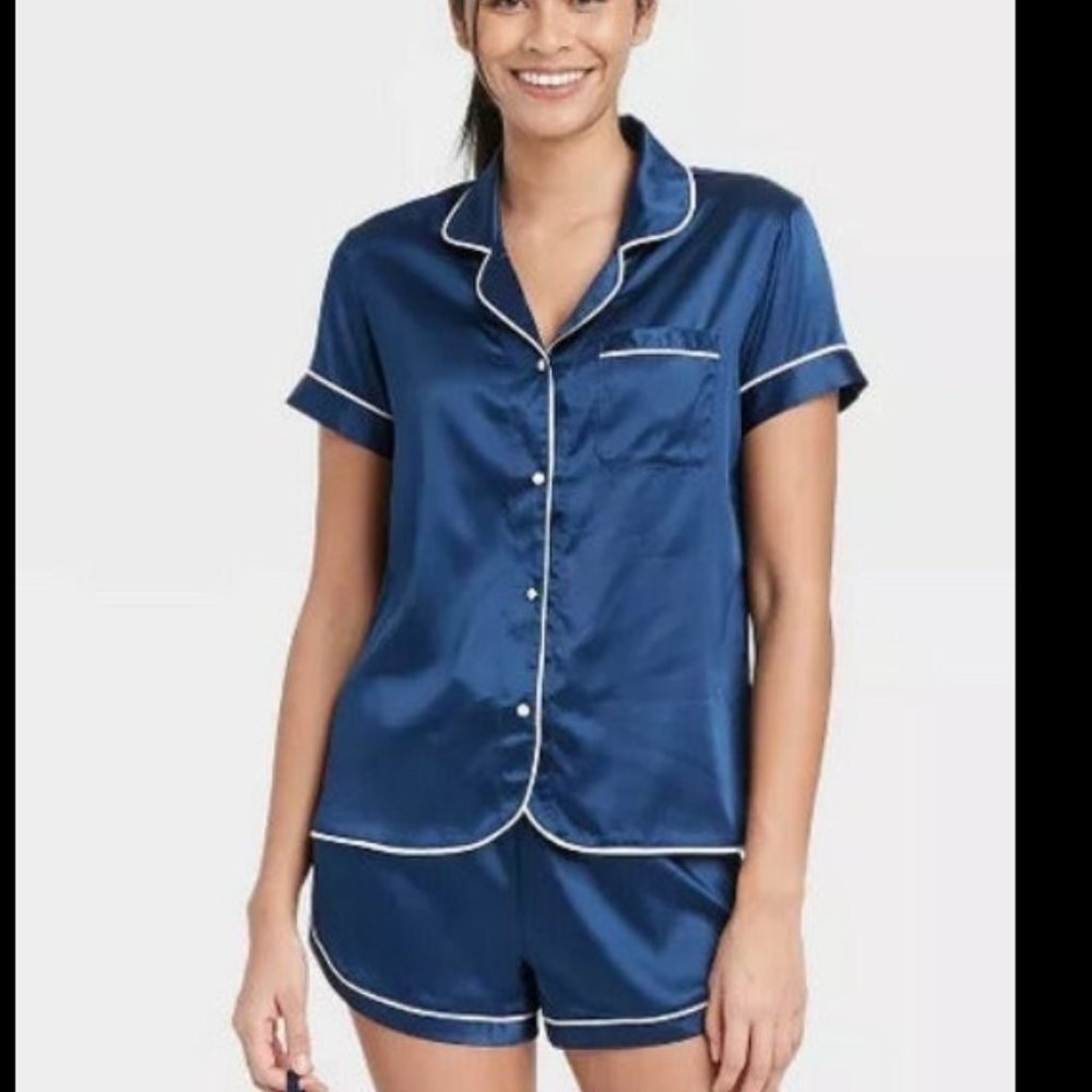 New Women 2pc Satin Notch Collar Top Pajam…